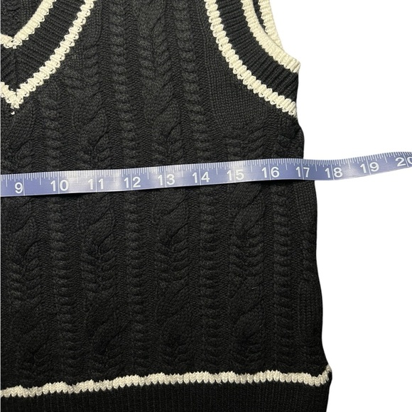ABERCROMBIE & FITCH Cable-Knit Sweater Black White Vneck Vest - Picture 9 of 10